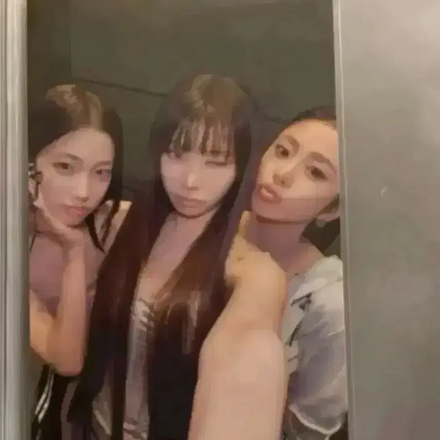 [BUNJANG] Le Sserafim Weverse POB Photocard / 르세라핌 위버스 특전 포카 260523