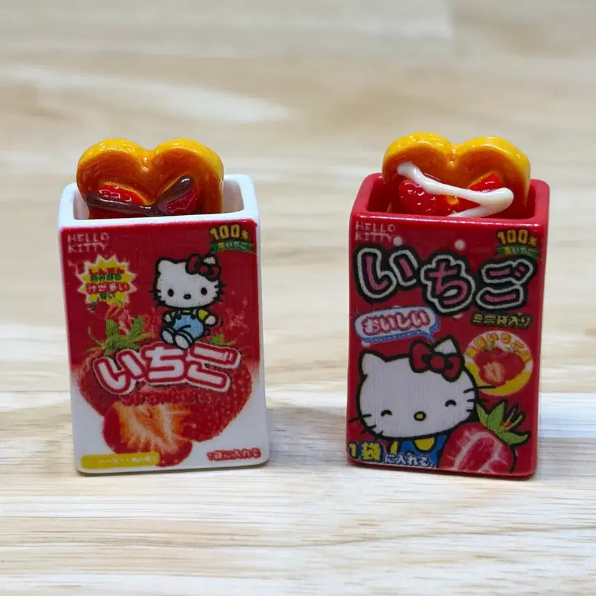 [BUNJANG] Miniature Kitty Strawberry Bread / 미니어쳐 키티 딸기빵
