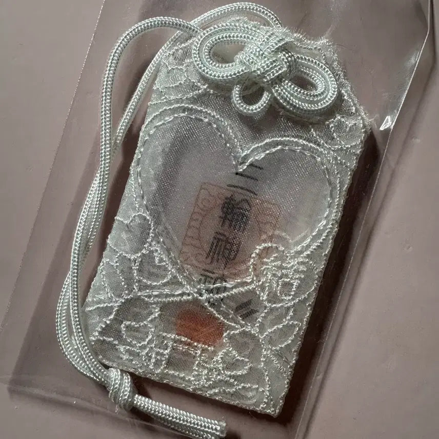 [BUNJANG] Nagoya Miwa Shrine Rabbit Omamori White / 나고야 미와신사 토끼신사 레이스 오마모리 화이트