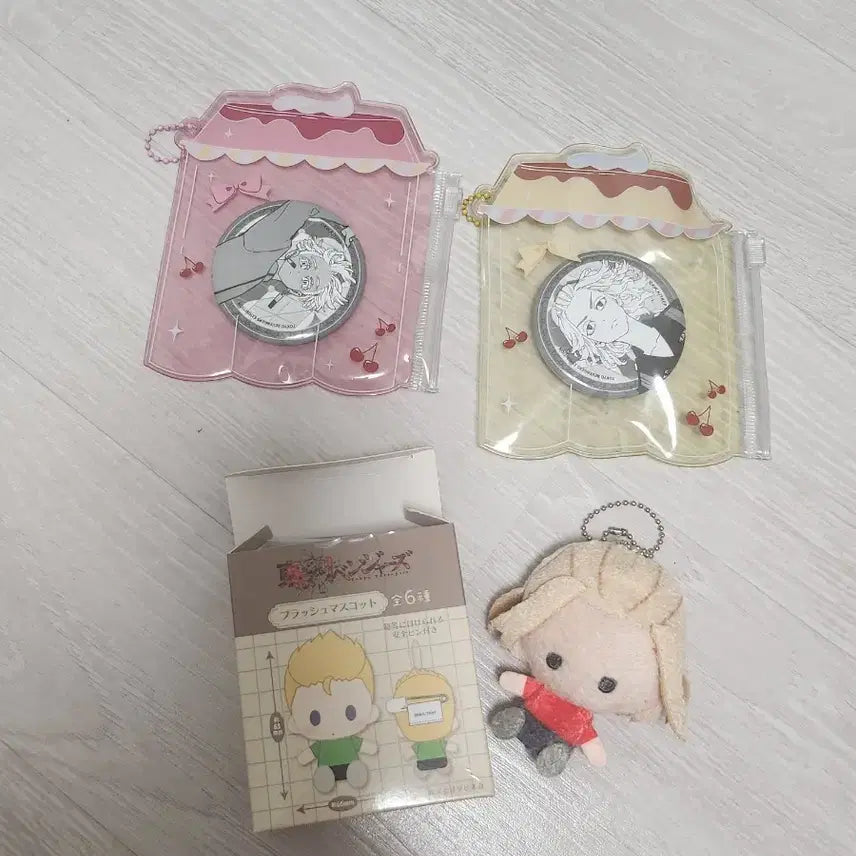[BUNJANG] Tokyo Revengers Manjiro Sano &amp; Izana Kurokawa Can Badges &amp; Plush Set / 급처) 도쿄 리벤저스 사노 만지로 쿠로카와 이자나 캔뱃지 누이 일괄 판매