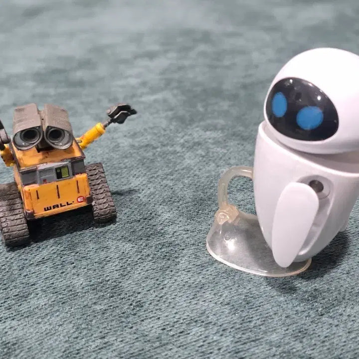 [BUNJANG] WALL-E &amp; EVE Figure Set / 월-E &amp; EVE 피규어