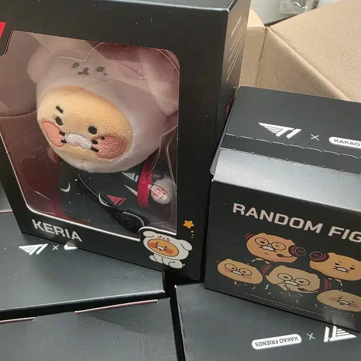[BUNJANG] T1 Keria Kakao Friends Photocard and Figure Set (Sealed) / [미개봉]케리아 Keria T1 카카오프렌즈 티원 포카 포함
