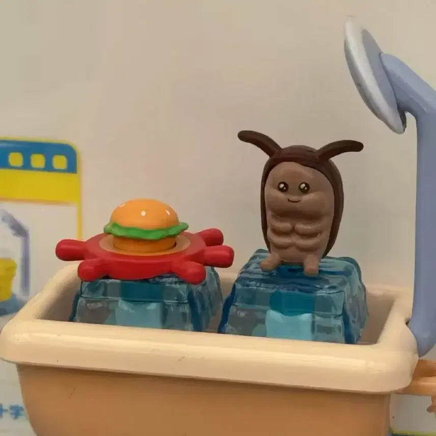 [BUNJANG] SpongeBob SquarePants Cockroach Keycap Bubble Bath Tub Figure / 스폰지밥 바퀴벌레 키캡 네모바지 비키니시티 버블욕 욕조 피규어