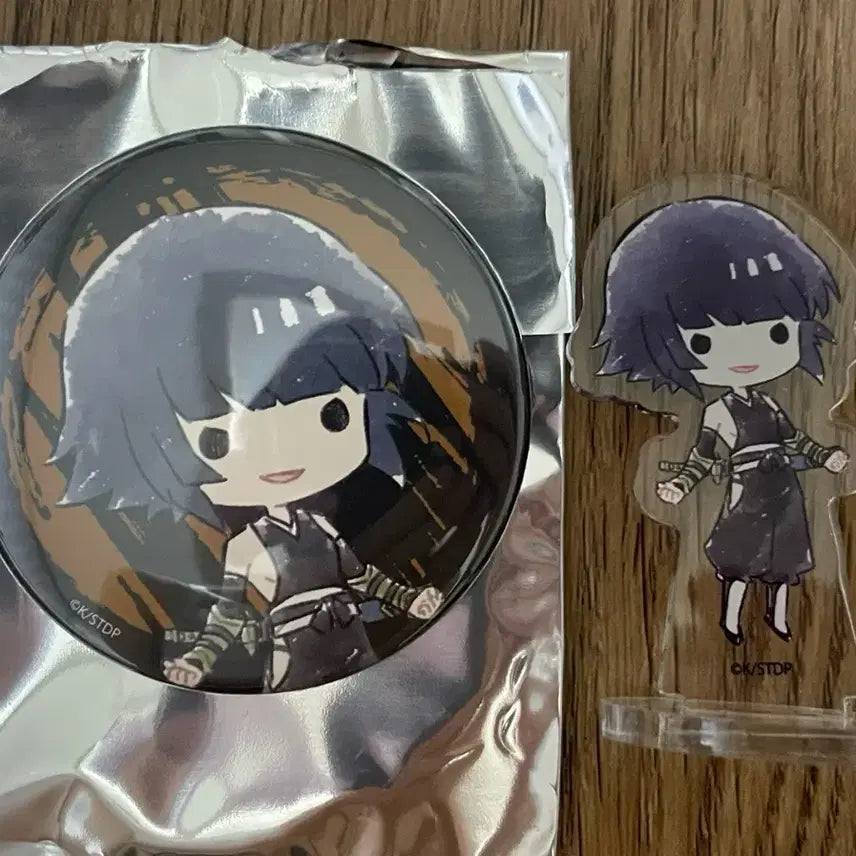 [BUNJANG] Bleach Soi Fon Can Badge &amp; Acrylic Stand Set / 블리치 소이퐁 캔뱃지, 아크릴 스탠드