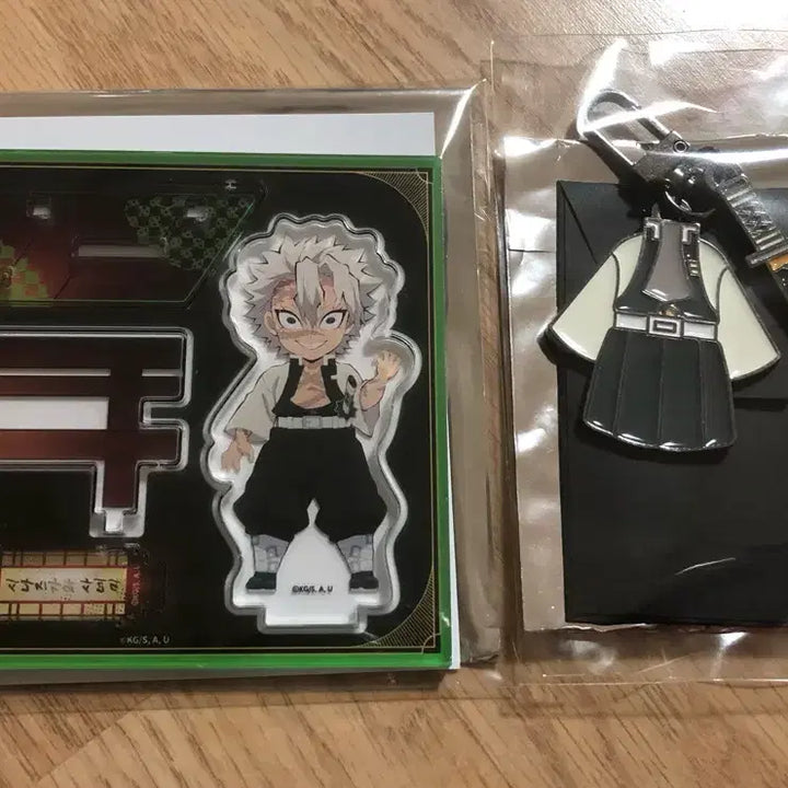[BUNJANG] Demon Slayer: Kimetsu no Yaiba Sanemi Shinazugawa Acrylic Stand &amp; Nichirin Blade Keychain Set / 귀멸의칼날 귀칼팝업 시나즈가와 사네미 아크릴스탠드 일륜도키링