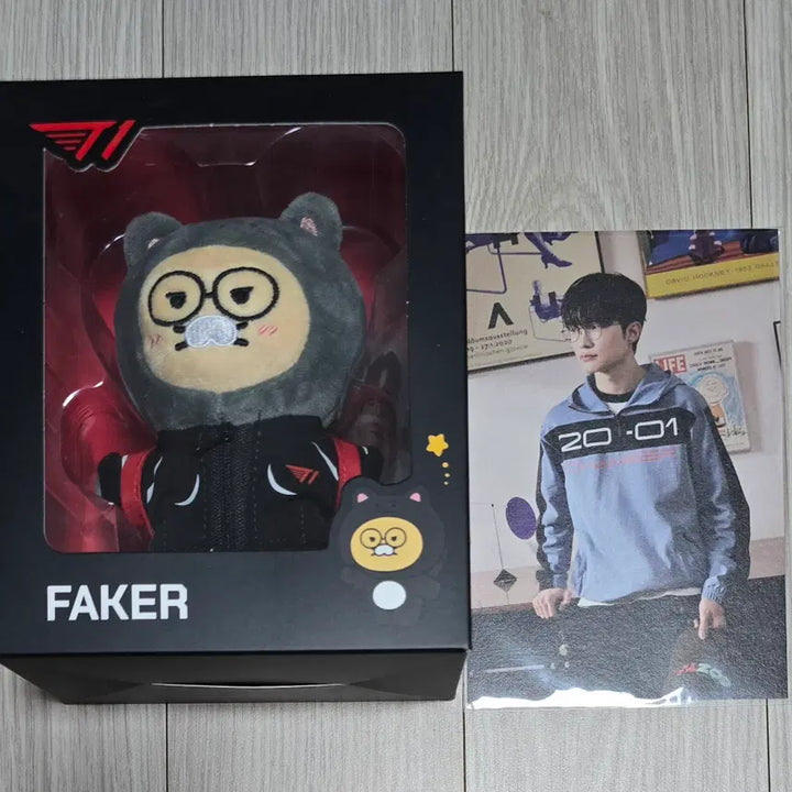 [BUNJANG] T1 Faker Kakao Friends Chunsik Backpack and T-Cafe Postcard Bundle / T1 티원 페이커 카카오 프렌즈 백팩 춘식이 / 티카페 엽서 일괄