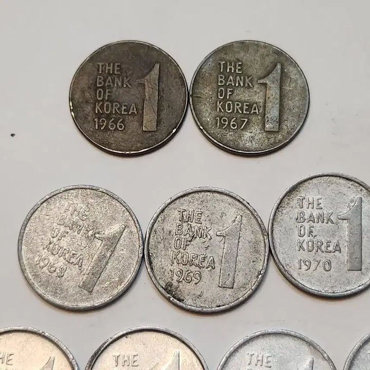 [BUNJANG] Bank of Korea 1 Won Coin Bundle Set (1966-1991) / 옛날동전, 한국은행 1원 동전 1966-1991 일괄