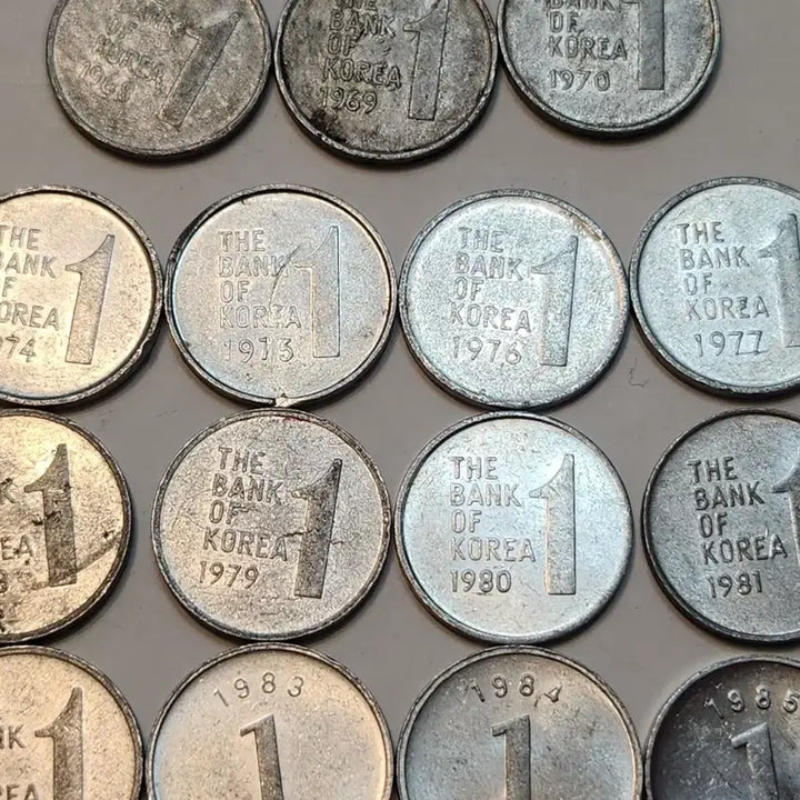[BUNJANG] Bank of Korea 1 Won Coin Bundle Set (1966-1991) / 옛날동전, 한국은행 1원 동전 1966-1991 일괄