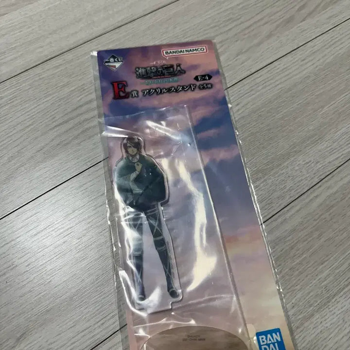 [BUNJANG] Attack on Titan Acrylic Standee (Sealed) / 진격의 거인 아크릴 미개봉