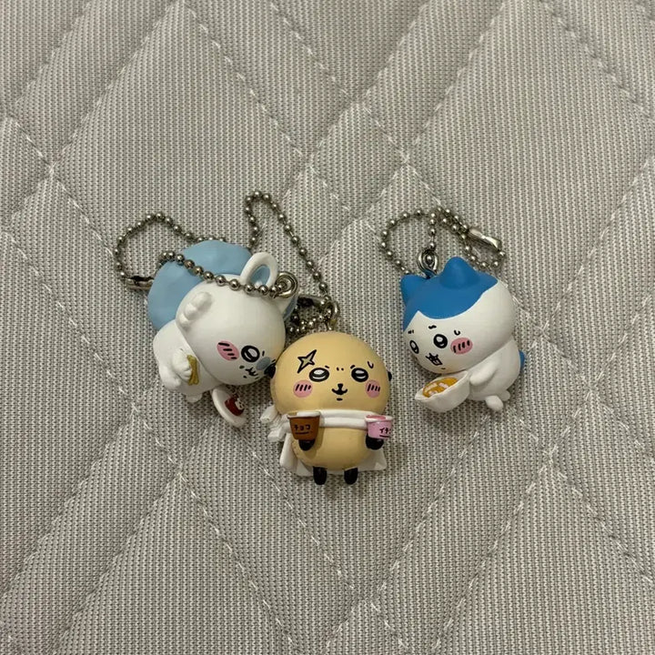 [BUNJANG] Chiikawa Tabemono Ippai Mascot Vol. 3 Momonga, Hachiware, Rakko / 치이카와 타베모노 잇파이 마스코트 3탄 모몽가 하치와레 랏코