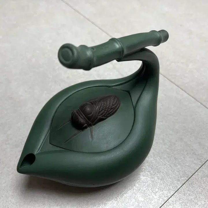 [BUNJANG] Cicada and Leaf Design Zisha Teapot / 매미 모양 녹니 자사호