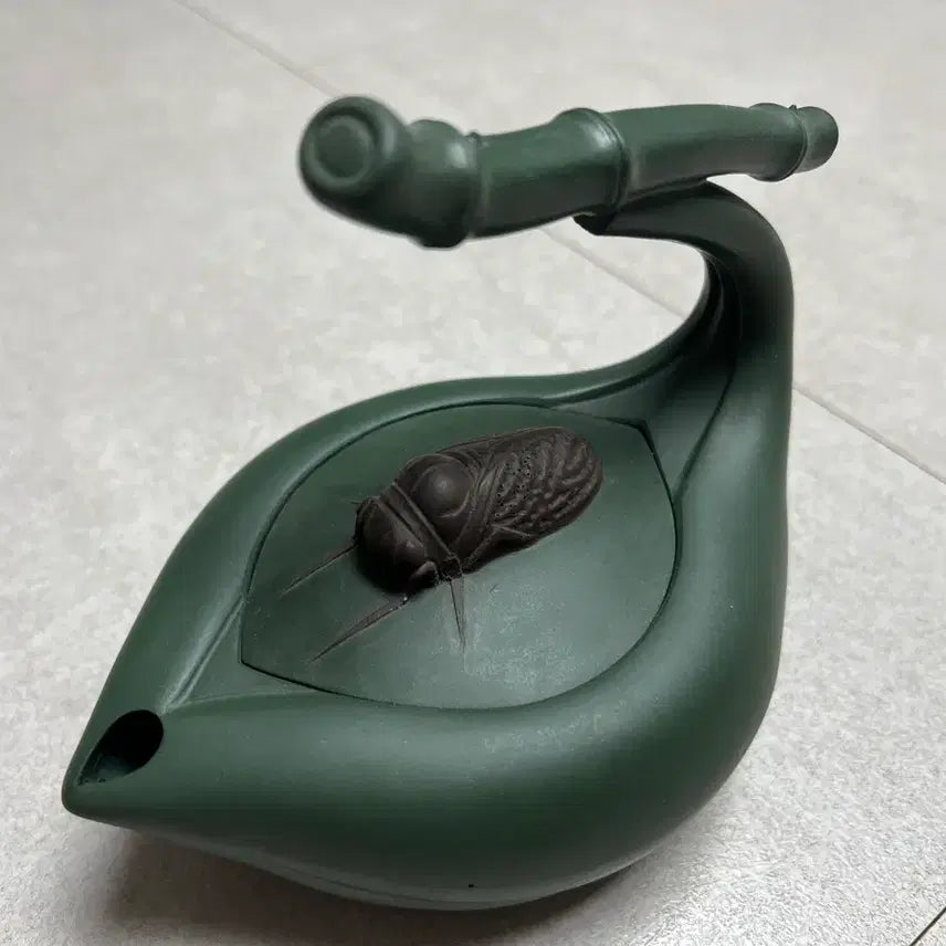 [BUNJANG] Cicada and Leaf Design Zisha Teapot / 매미 모양 녹니 자사호