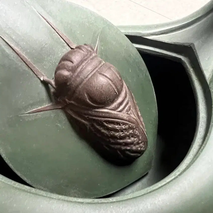 [BUNJANG] Cicada and Leaf Design Zisha Teapot / 매미 모양 녹니 자사호