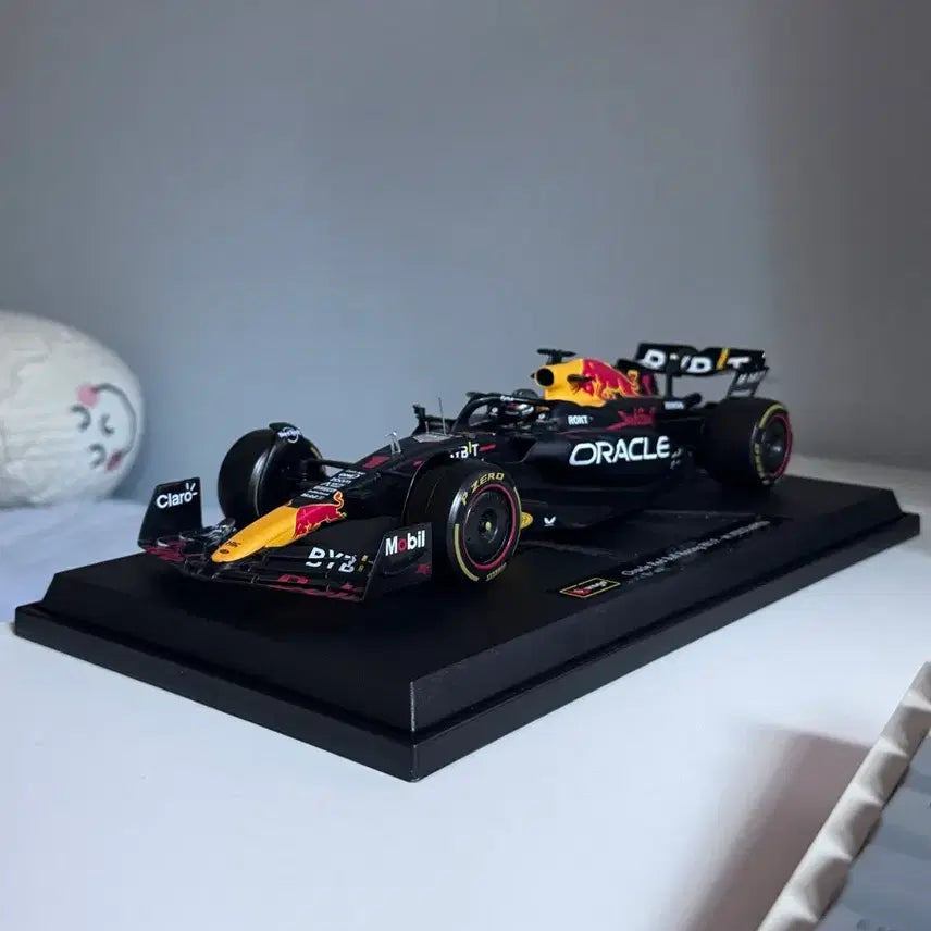 [BUNJANG] Burago 1:18 RB19 Display Base Not Included / 부라고 1 18 레드블 rb19 판매합니다