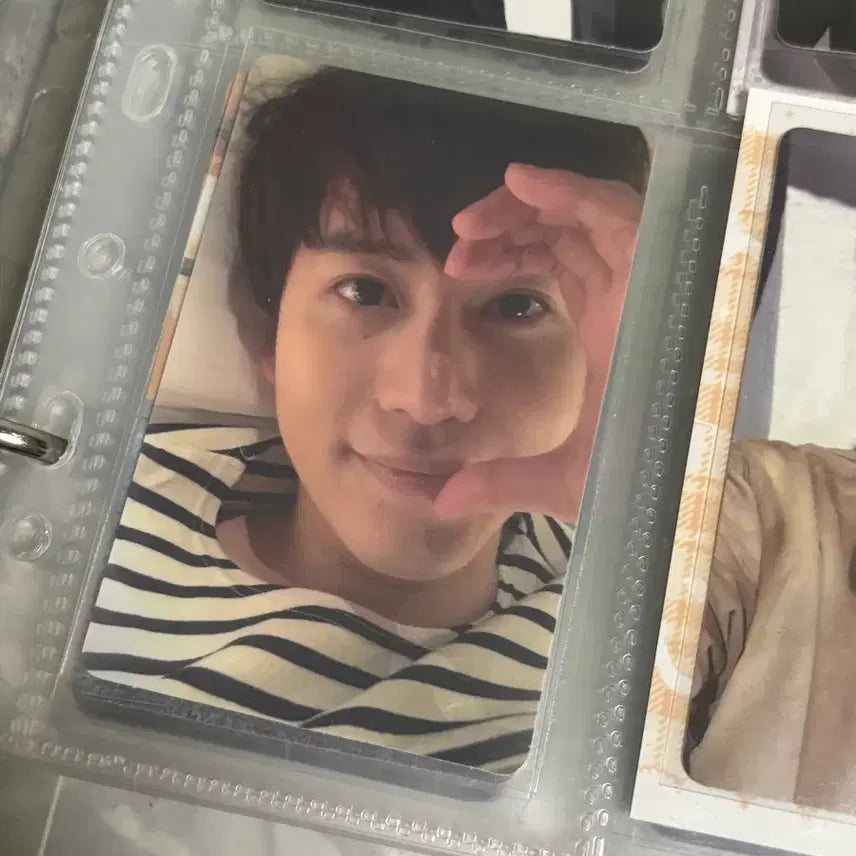 [BUNJANG] Kyuhyun Colors Swatchbook Album Photocard / 규현 컬러스 스와치북 앨범 포카 양도