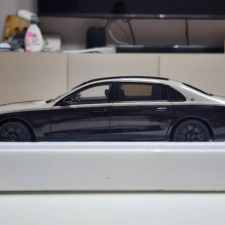 [BUNJANG] Almost Real 1:18 Mercedes-Benz Maybach S680 Night Edition Diecast / 1:18 올모스트리얼 벤츠 마이바흐 S680 나이트에디션 다이캐스트