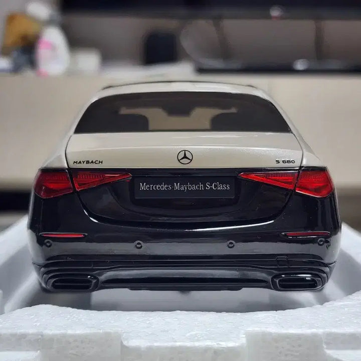 [BUNJANG] Almost Real 1:18 Mercedes-Benz Maybach S680 Night Edition Diecast / 1:18 올모스트리얼 벤츠 마이바흐 S680 나이트에디션 다이캐스트