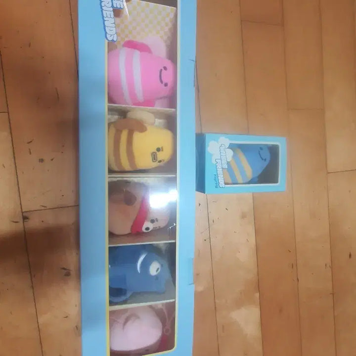 [BUNJANG] IU Weeb Friends Doll Keyring Set (6 types) / 우리은행 아이유 위비프렌즈 인형 키링 세트 6종