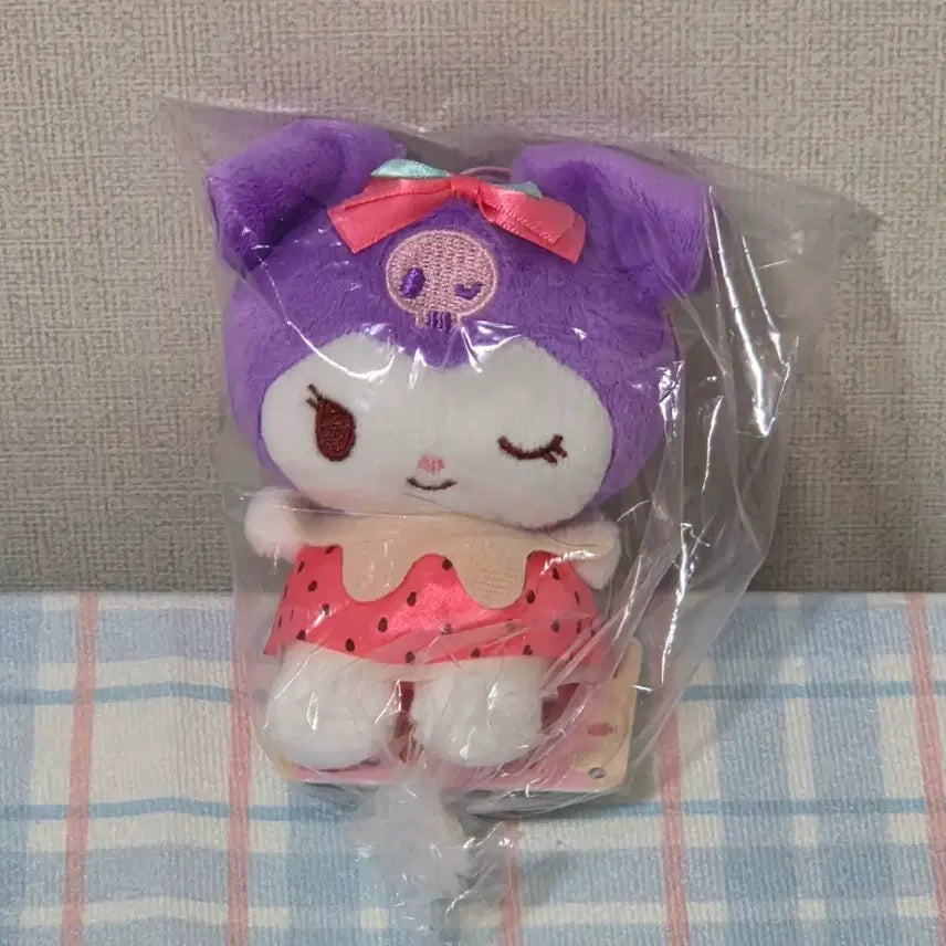 [BUNJANG] Sanrio Kuromi Strawberry Milk Melt Mascot 2 Plush Keychain / 산리오 쿠로미 딸기우유 멜트 마스코트 2 인형 키링