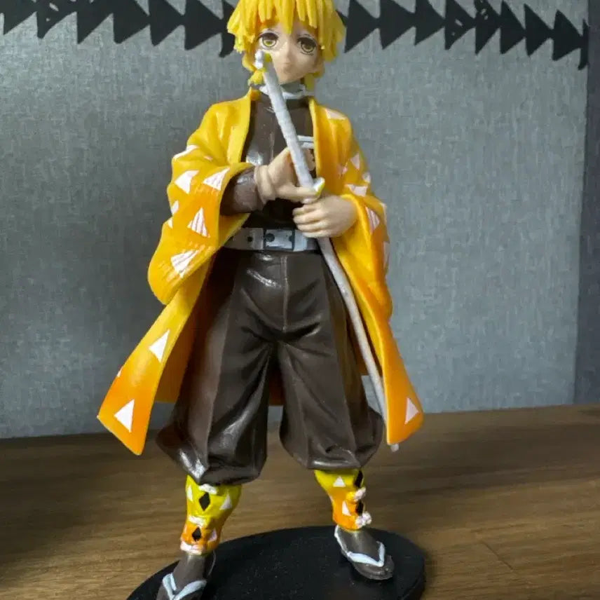 [BUNJANG] Demon Slayer Zenitsu Agatsuma Figure / 귀멸의 칼날 젠이츠 피규어