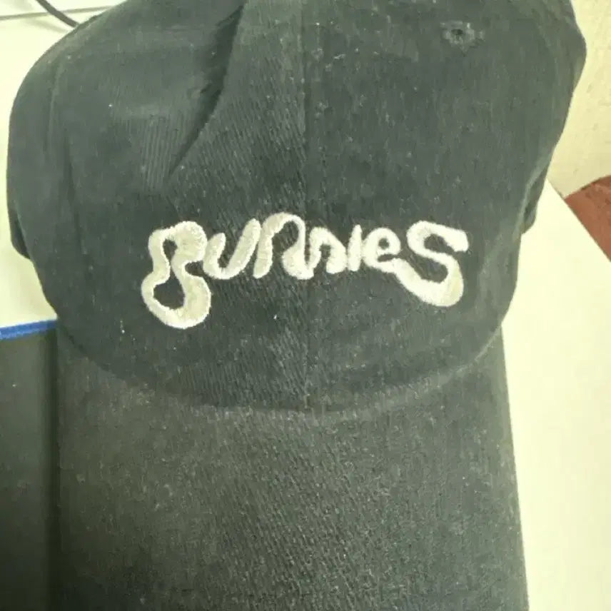 [BUNJANG] NewJeans Bunnies Camp Black Ball Cap / 뉴진스 버니즈 캠프 블랙 볼캡