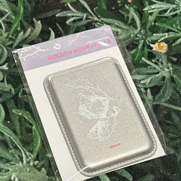 [BUNJANG] ATEEZ GOLDENHOUR Part.5 Pop-up Magnet Card Case / 에이티즈 골든아워 파트5 팝업 마그넷 카드케이스 양도 (포카x)