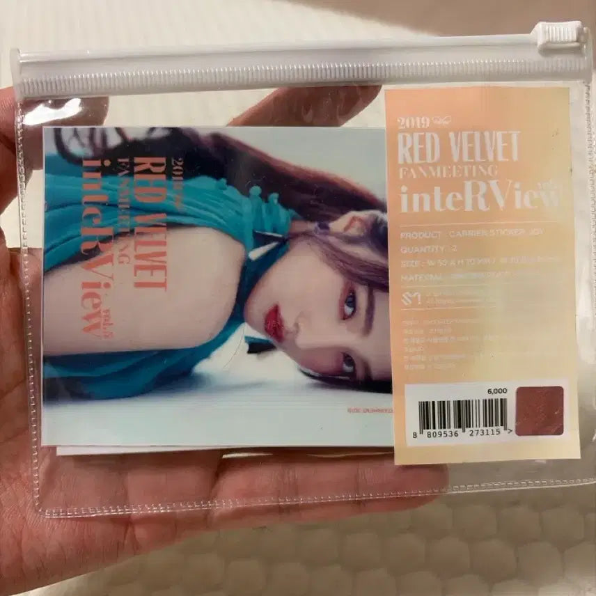 [BUNJANG] Red Velvet 5th Anniversary Fan Meeting Joy Keyring &amp; Carrier Sticker Bundle Set / 레드벨벳 5주년 팬미팅 조이 키링+ 캐리어 스티커 양도합니다