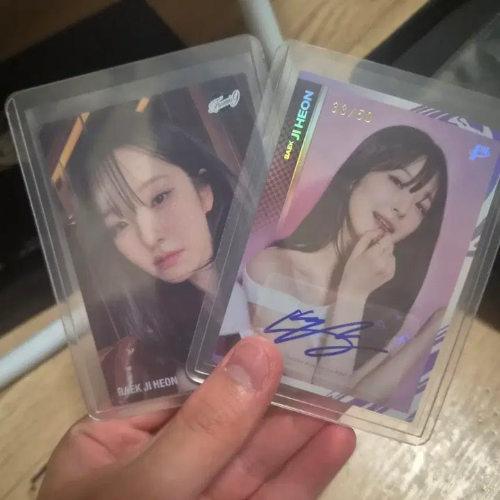 [BUNJANG] fromis_9 Baek Ji-heon 50 Limited Auto / 99 Limited Photocard Bundle Set / 테레카 프로미스나인 백지헌 50한정 오토+99한정 팝니다