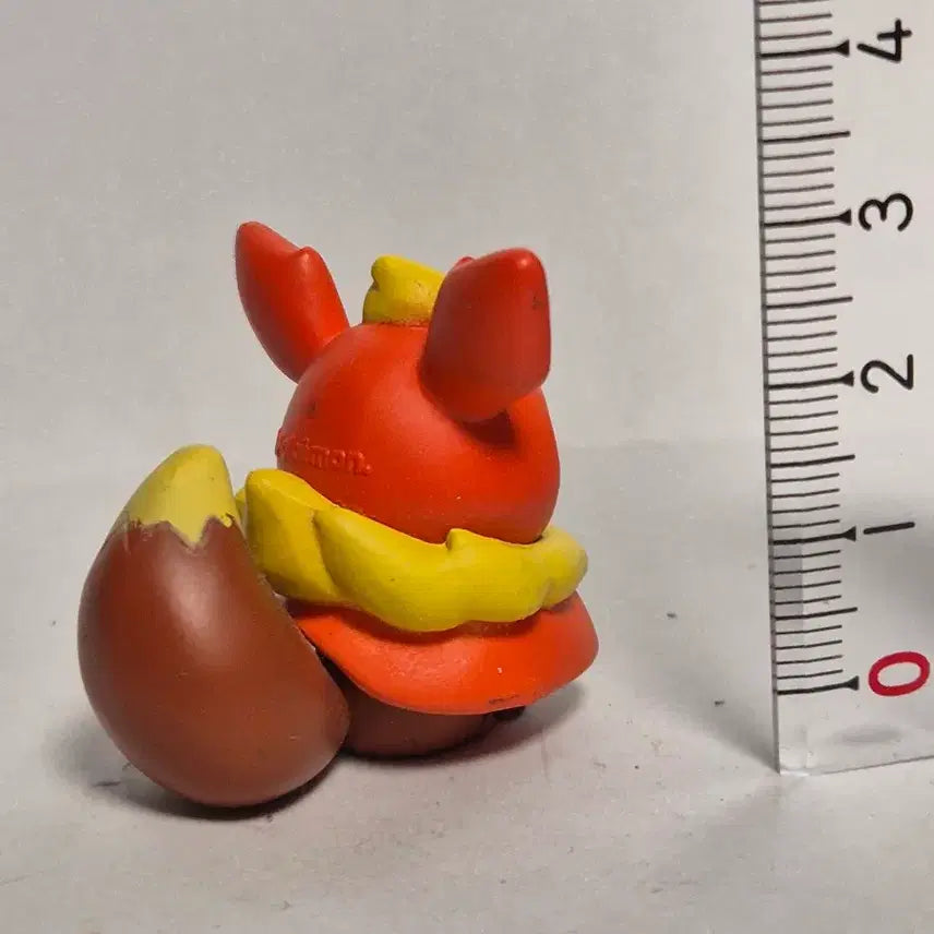 [BUNJANG] Pokemon Center Exclusive Gacha Poncho Eevee Figure / 포켓몬센터 한정 가챠 부스터 판쵸 이브이