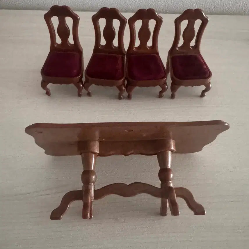 [BUNJANG] Sylvanian Families Old 4-Person Dining Table Set / 단종)올드)실바니안 4인 식탁세트