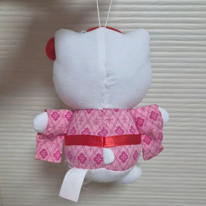 [BUNJANG] Sanrio Hello Kitty Vintage Retro Yukata Plush Doll (Medium) / 고전 레트로 산리오 헬로키티 유카타 봉제중형인형 삑삑이 일본풍 나팔피리