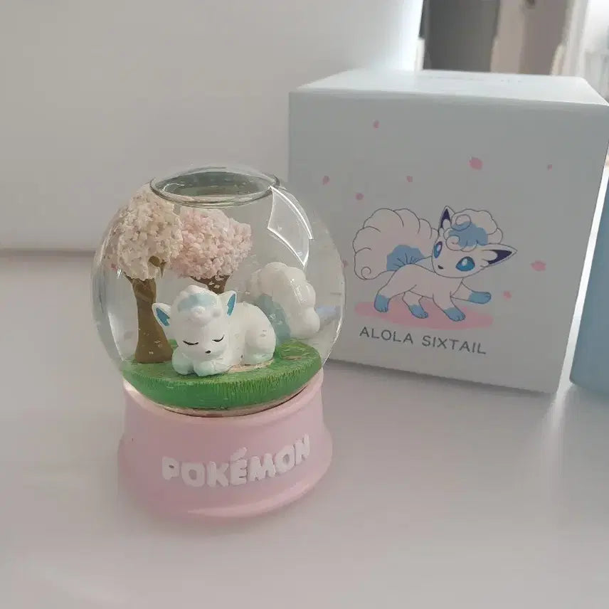 [BUNJANG] Pokemon Alolan Vulpix Cherry Blossom Snow Globe / 포켓몬스터 벚꽃 스노우볼 알로라 식스테일