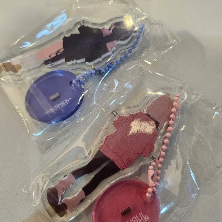 [BUNJANG] Isegye Idol Stand Keyring Bundle Set / 이세계아이돌 스탠드 키링 세트 일괄