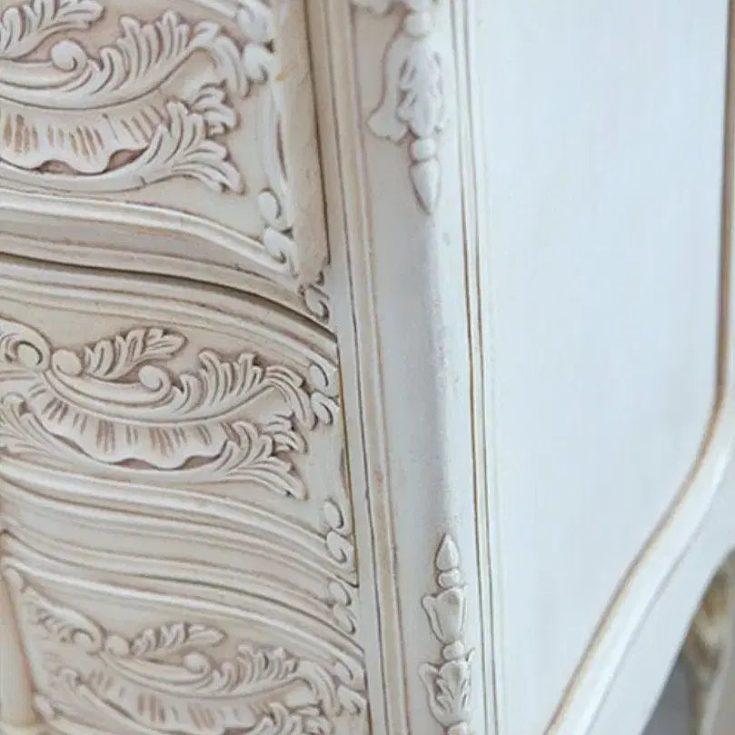 [BUNJANG] Antique French Shabby Chic Carved 3-Drawer Chest / 앤틱 프렌치 쉐비식 조각이 멋진 3단 서랍장