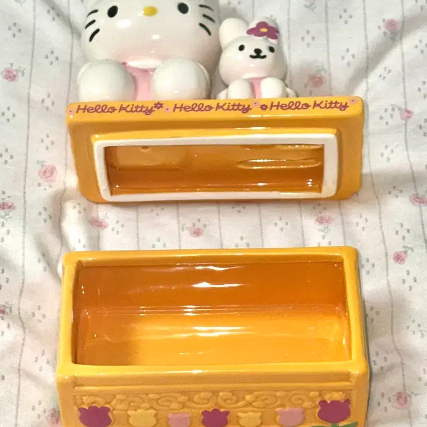 [BUNJANG] Sanrio Hello Kitty Classic Coin Bank 2005 / 고전 2005 헬로키티 캐시보관함 저금통