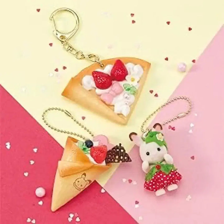 [BUNJANG] Sylvanian Families Strawberry Whip Charm Kit / 실바니안 딸기 휘핑 키링 키트
