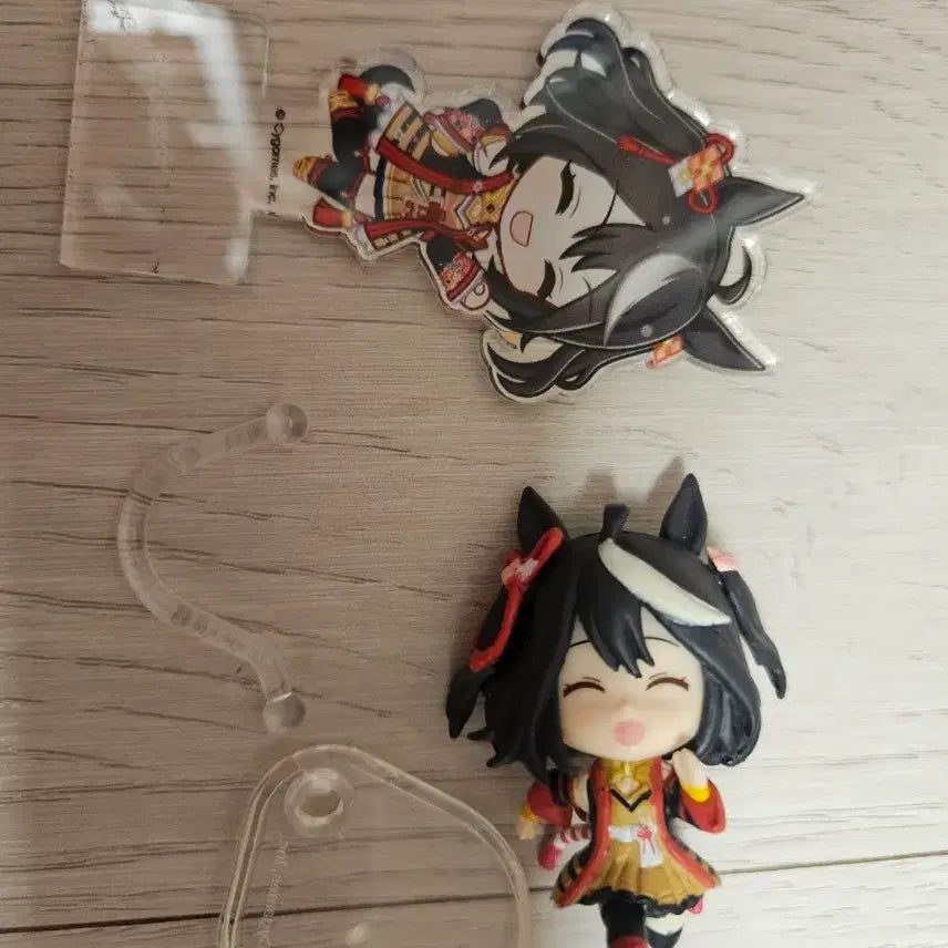 [BUNJANG] Uma Musume Kitasan Black Can Acrylic + Mini Figure Set / (세트)우마무스메 키타산블랙 캔 아크릴+미니 피규어