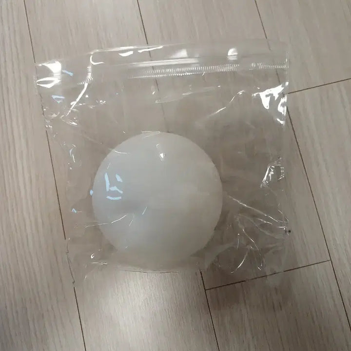 [BUNJANG] Glow-in-the-Dark Milk Bread Squishy Toy / 야광 우유빵 말랑이