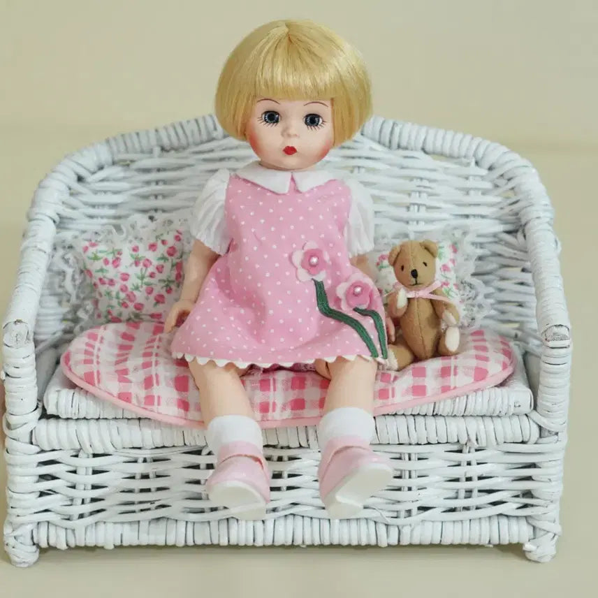 [BUNJANG] Madame Alexander 8-Inch Wendy Reads Little Women Limited Edition Doll (40 pcs) / 마담알렉산더 40체 한정 몽실마담