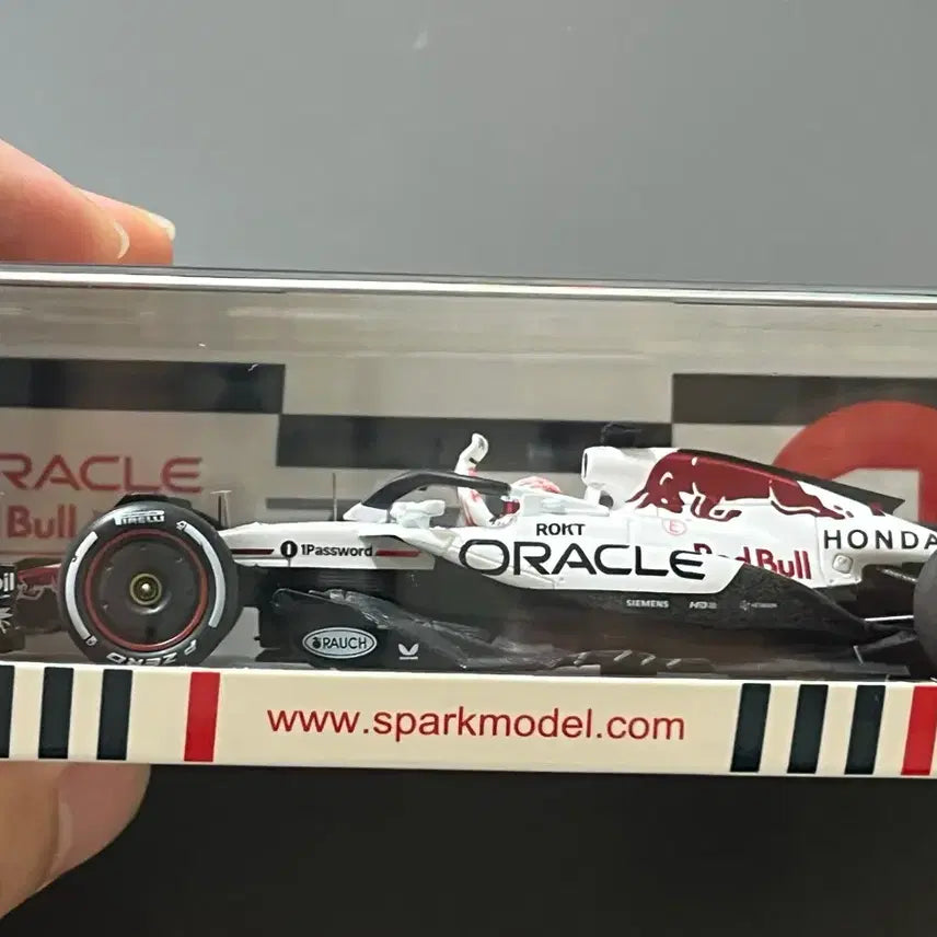 [BUNJANG] Spark F1 RB21 Max Verstappen Japan Grand Prix Winner 1:43 Resin Model / 스파크 F1 RB21 막스베르스타펜 일본그랑프리 우승 1:43