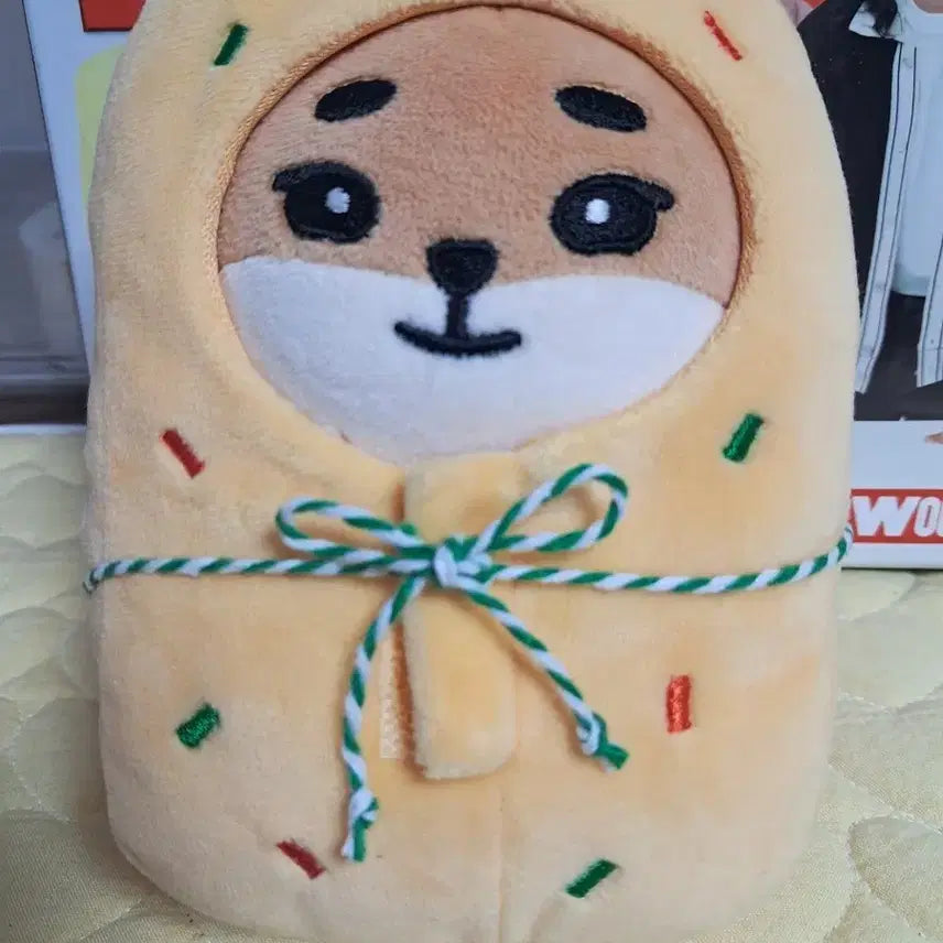 [BUNJANG] DAY6 EODEN Suit + K. Stress Ball Bundle Set / 데이식스 포영전투부산 어묵옷+케 스트레스볼