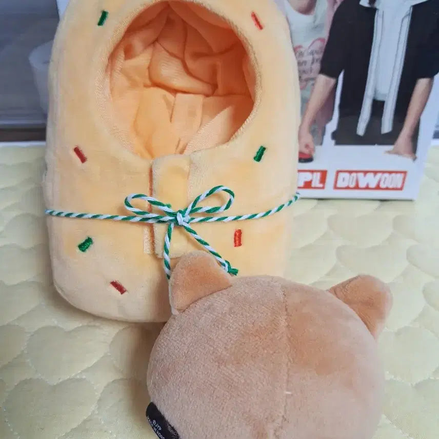 [BUNJANG] DAY6 EODEN Suit + K. Stress Ball Bundle Set / 데이식스 포영전투부산 어묵옷+케 스트레스볼