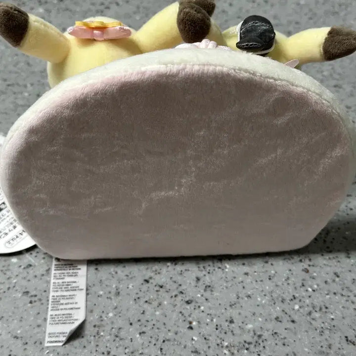 [BUNJANG] Pokemon Center Hinamatsuri Pikachu Spring Festival Cherry Blossom Plush / [정품]포켓몬센터 히나마츠리 피카츄 봄축제 벚꽃 인형