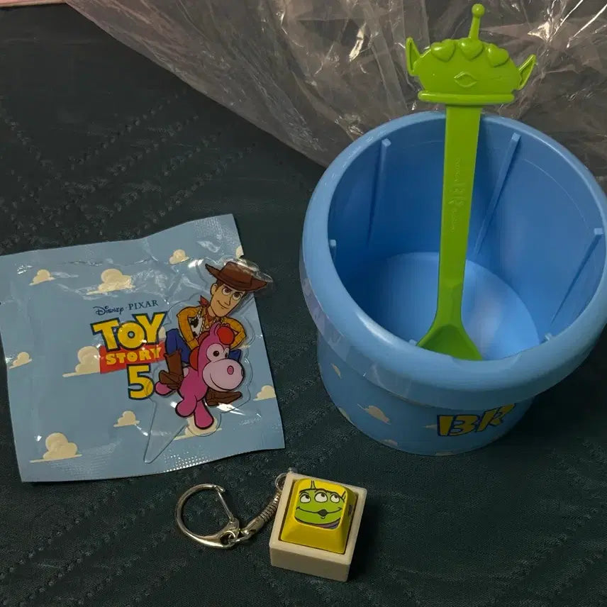 [BUNJANG] Baskin Robbins Toy Story Alien Keycap Spoon Cup Set / 배라 토이스토리 알린 키캡 스푼 컵 세트