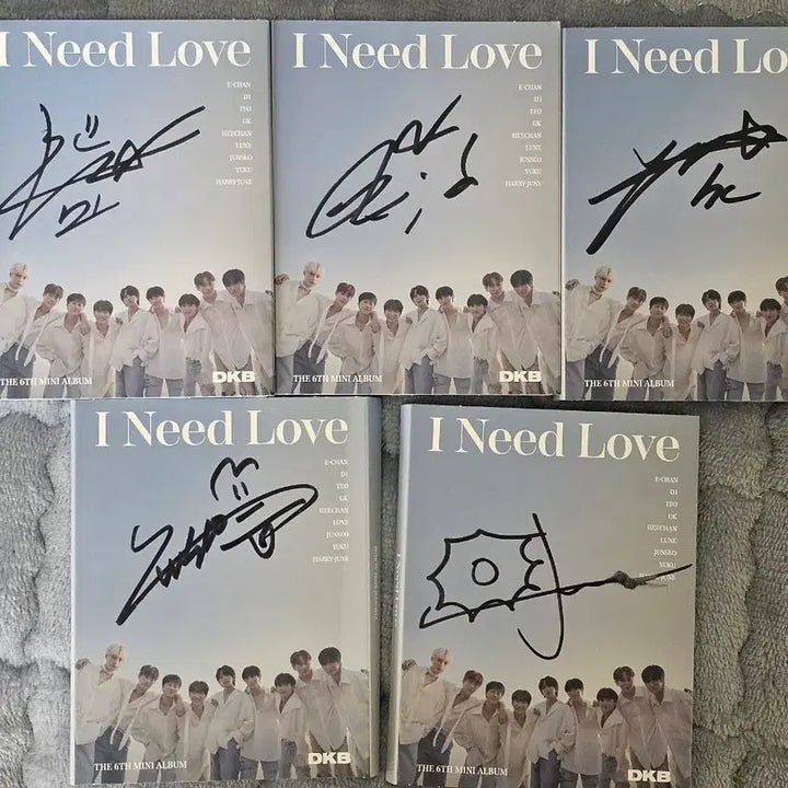 [BUNJANG] DKB Signed Album D1 GK Heechan Junseo Harryjun / 다크비 DKB 싸인앨범 디원 지케이 희찬 준서 해리준