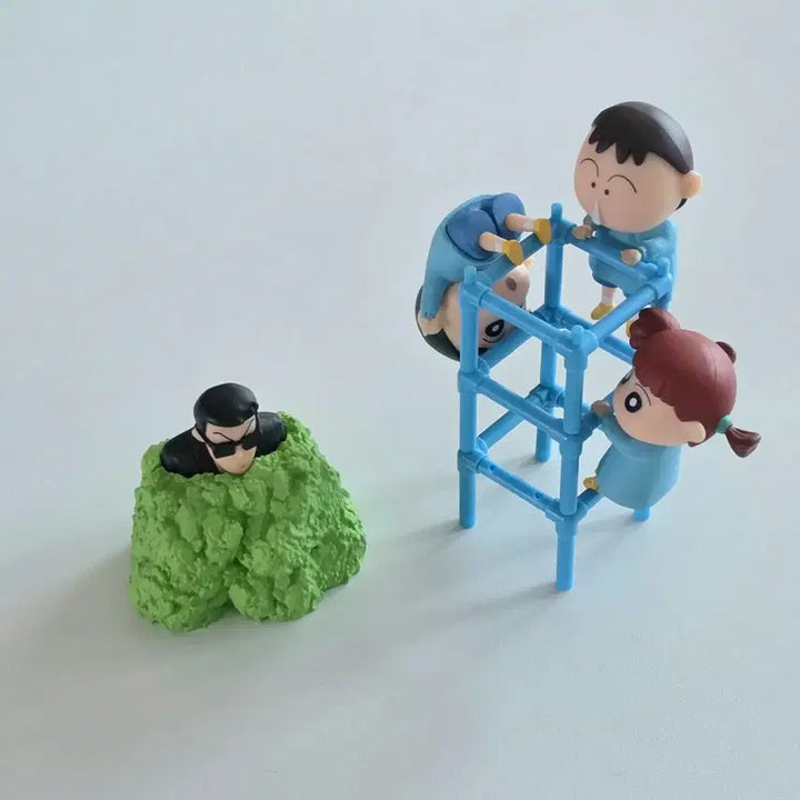 [BUNJANG] Crayon Shin-chan Jungle Gym Figure Gacha Set / 짱구 정글짐 피규어 가챠 세트