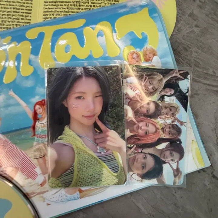 [BUNJANG] Fromis_9 From Our Muses Season 2.5 Jooeun Photocard Set (Beach Ver.) / 하츠투하츠 레몬탱 beach ver 주은 세트 팔아요.