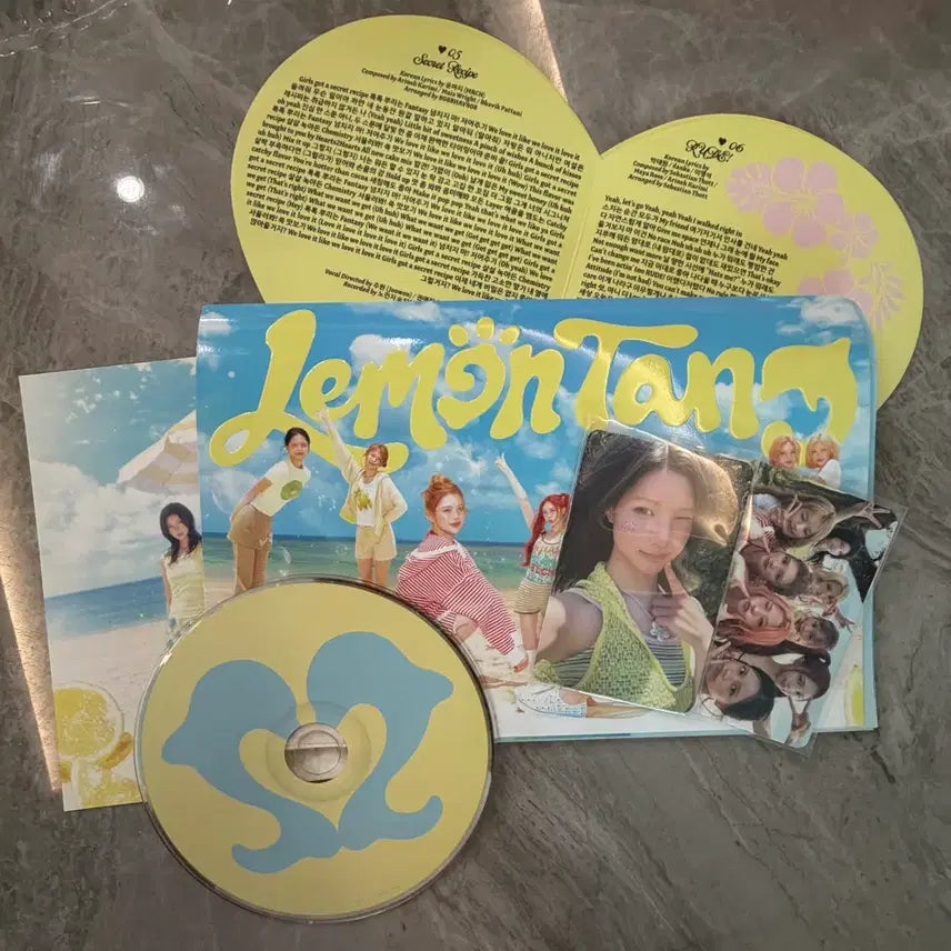[BUNJANG] Fromis_9 From Our Muses Season 2.5 Jooeun Photocard Set (Beach Ver.) / 하츠투하츠 레몬탱 beach ver 주은 세트 팔아요.