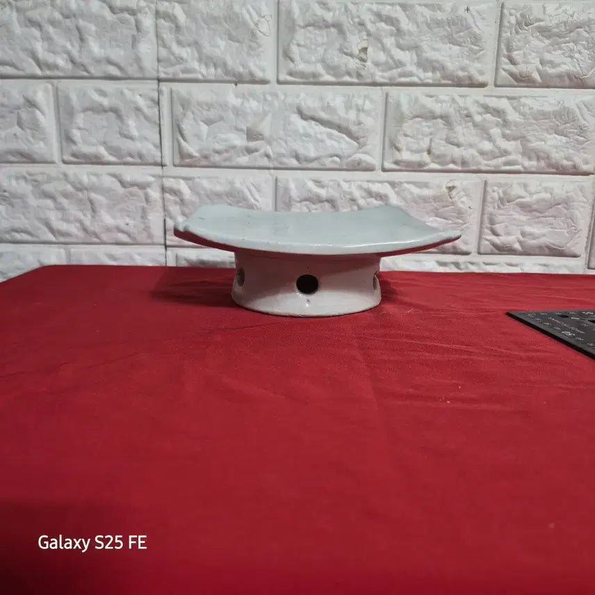 [BUNJANG] Bunwon Late Joseon White Porcelain Square Ritual Vessel / 분원말 백자4각제기