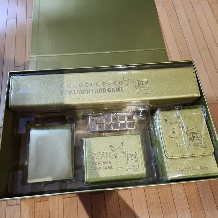 [BUNJANG] Pokemon 25th Anniversary Japanese Golden Box (Excluding Card Packs) / 포켓몬스터 일판 25주년 골든 박스( 카드팩 제외)